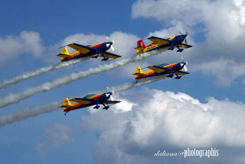 aeroclub-romania-paratroopers-and-hawks-of-romania-aviators